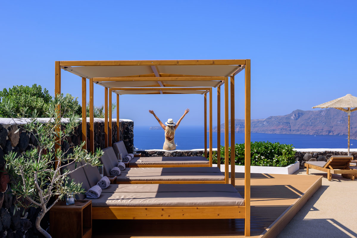 Strogili Hotel Oia Santorini - Pool Chairs