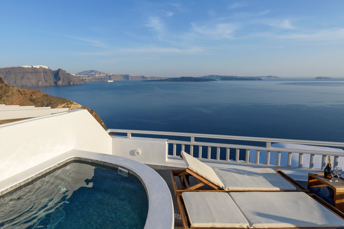 Strogili Hotel in Oia Santorini  - One-Bedroom Villa with Hot Tub