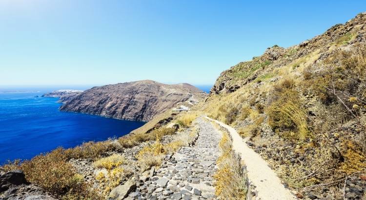 Traversing Santorini Island: From Fira to Oia