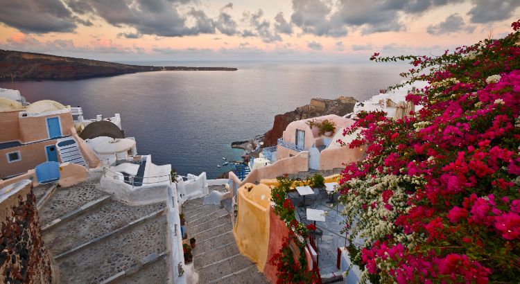 Discovering the myriad charms of Santorini, a Greek island paradise that captivates visitors during spring – Santorini Seasonal Activities Guide